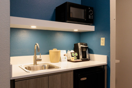 King Hearing Accessible Nonsmoking