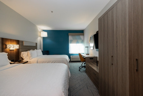 2 Bed Hearing Mobility Accessible Tub No-Smoking